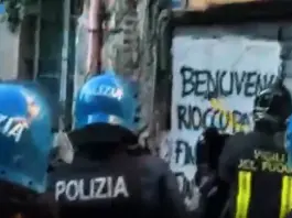 Nuovo sgombero all’alba al Bencivegna occupato, identificati 60 anarchici