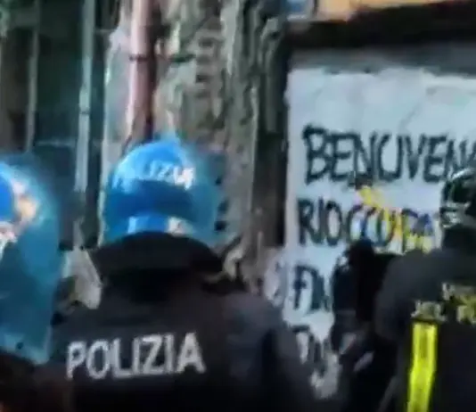 Nuovo sgombero all’alba al Bencivegna occupato, identificati 60 anarchici