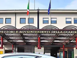 Allieva della scuola della Guardia di Finanza a L’Aquila precipita dal terzo piano, è in gravi condizioni