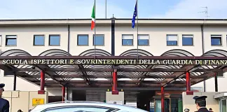 Allieva della scuola della Guardia di Finanza a L’Aquila precipita dal terzo piano, è in gravi condizioni
