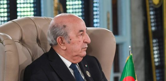 Algeria, il presidente Tebboune visita i sopravvissuti del tragico incendio nell’orfanotrofio