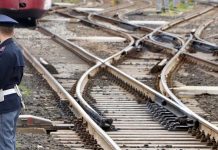 Tragedia in provincia di Udine, operaio muore travolto da un treno