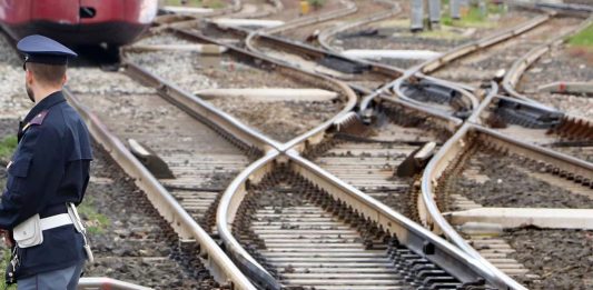 Tragedia in provincia di Udine, operaio muore travolto da un treno