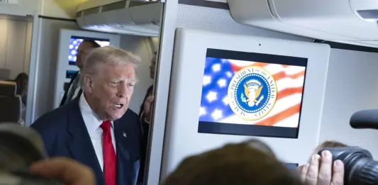 Gli Usa colpiscono 90 obiettivi militari in Iran, Teheran attacca basi americane. Trump “Vogliono accordo ma non so se vale la pena farlo”
