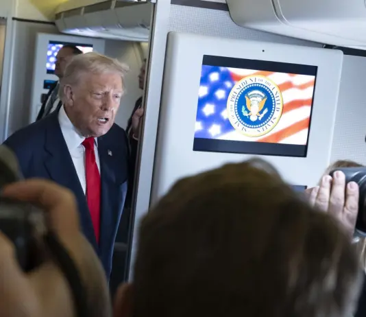 Gli Usa colpiscono 90 obiettivi militari in Iran, Teheran attacca basi americane. Trump “Vogliono accordo ma non so se vale la pena farlo”