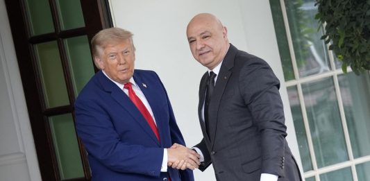 Trump riceve a Washington il presidente libanese Aoun. Il leader Usa: “L’Iran non avrà mai l’arma nucleare”