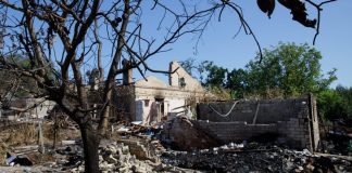 Massiccio attacco russo in Ucraina, almeno sei morti tra cui due bambini. Violato lo spazio aereo della Polonia