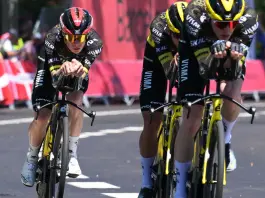 Tour de France, la cronosquadre va alla Visma: Vingegaard è la prima maglia gialla