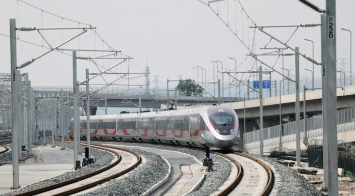 Cina: attesi 1,01 mld di viaggi in treno durante il picco estivo