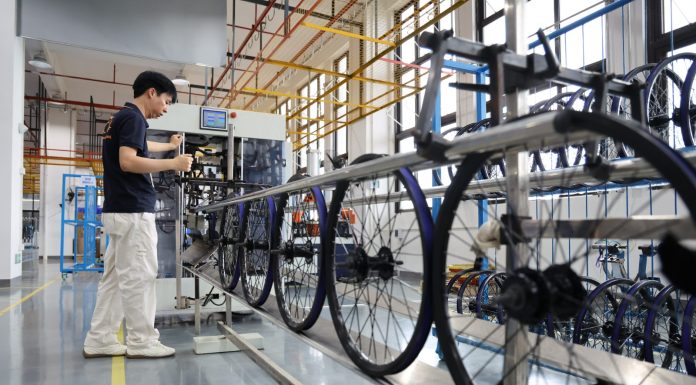 Cina: a Huizhou le e-bike ADO con sensori basati sull’IA (1)