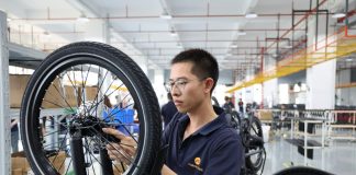 Cina: a Huizhou le e-bike ADO con sensori basati sull’IA (2)
