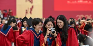 Cina: alla Renmin University cerimonia per 8.244 laureati (1)