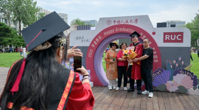 Cina: alla Renmin University cerimonia per 8.244 laureati (3)