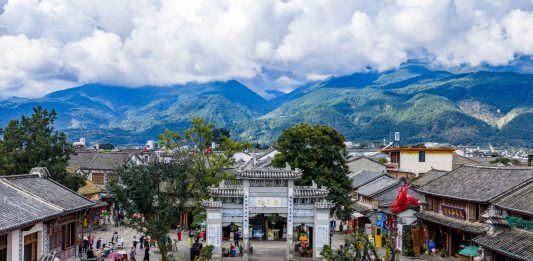 Cina: la superstrada Yunnan-Xizang compie 50 anni (1)