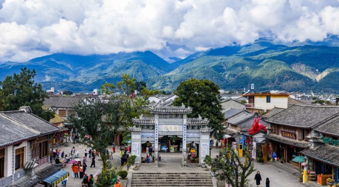 Cina: la superstrada Yunnan-Xizang compie 50 anni (1)