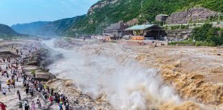 Cina: cresce la portata della cascata Hukou sul fiume Giallo (1)