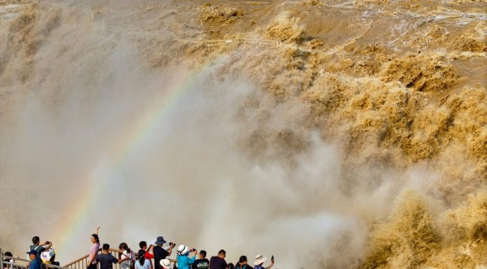 Cina: cresce la portata della cascata Hukou sul fiume Giallo (2)
