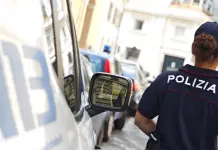 Roma, blitz della Polizia nelle piazze di spiaccio di Tor Bella Monaca: 9 arresti
