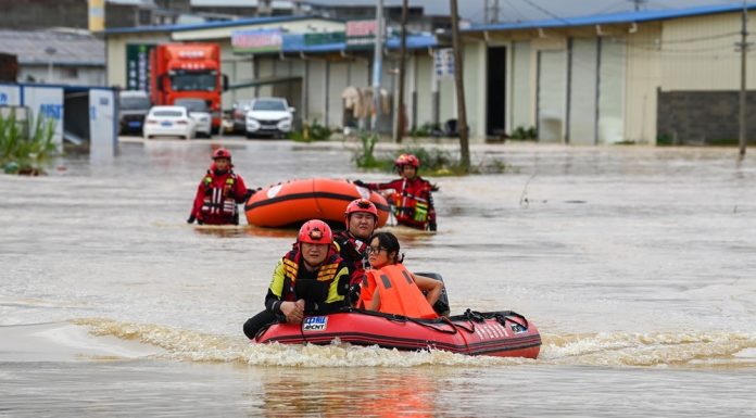 Cina: in corso operazioni di soccorso dopo gravi inondazioni a Nanning (1)