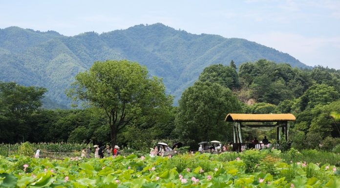 Cina emetterà 450 mln di yuan di buoni di consumo per il turismo estivo