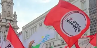 Protesta di Potere al Popolo interrompe la manifestazione del ‘Campo largo’ a Napoli. Meloni: “Solidarietà” / Video