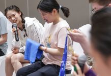Cina: Chen Yuxi al campo estivo UNICEF per bambini con disabilità visive (1)