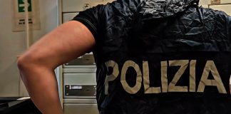 Nascondevano la droga in un magazzino a Ostia: due arresti e 11kg di hashish sequestrati