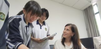 Cina: Qingdao, insegnante italiana amplia gli orizzonti dei suoi studenti cinesi