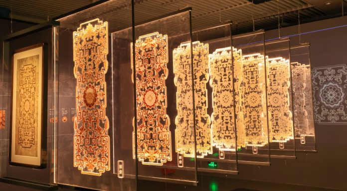 Cina: a Pechino mostra immersiva sul Giardino di Qianlong (1)