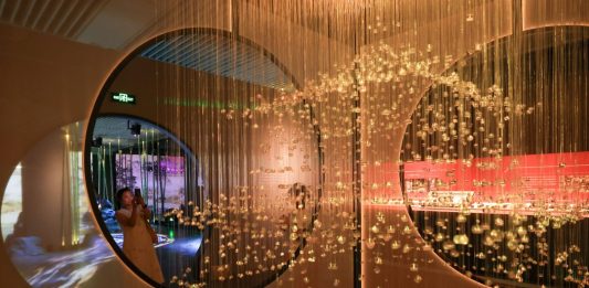 Cina: a Pechino mostra immersiva sul Giardino di Qianlong (3)