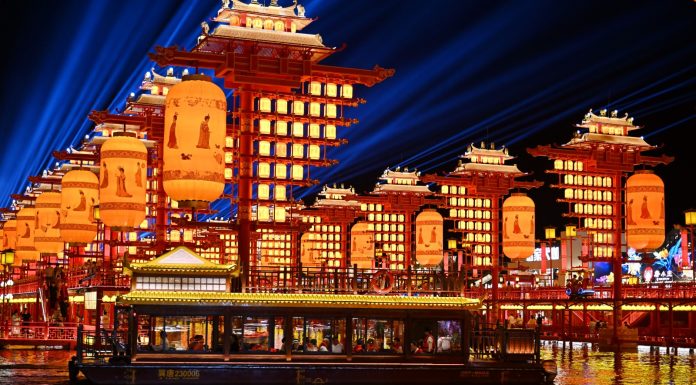 Cina: turismo estivo in aumento nell’antica strada di Hetou a Tangshan (1)