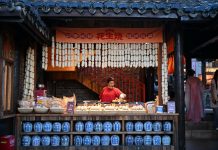 Cina: turismo estivo in aumento nell’antica strada di Hetou a Tangshan (2)