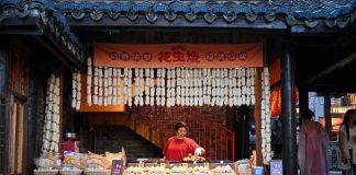 Cina: turismo estivo in aumento nell’antica strada di Hetou a Tangshan (2)