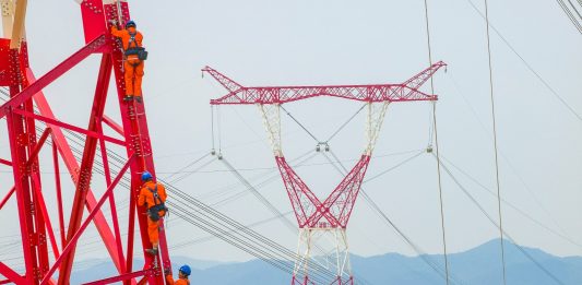 Cina: cresce consumo energetico per domanda generata da IA e settori high-tech