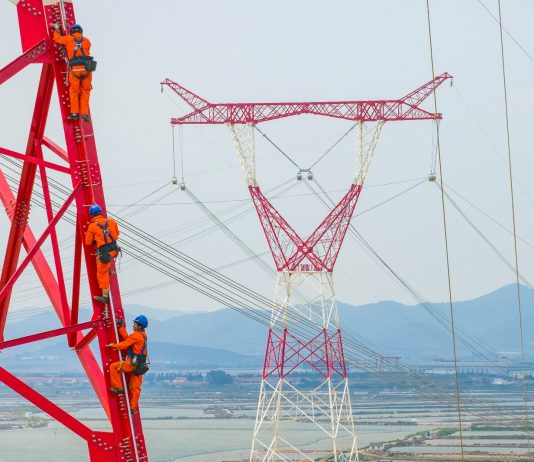 Cina: cresce consumo energetico per domanda generata da IA e settori high-tech