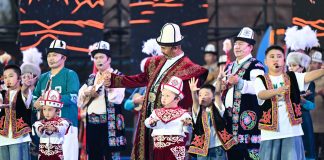 Cina: Xinjiang, cultura e tradizioni al festival internazionale Manas (1)