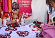 Cina: Xinjiang, cultura e tradizioni al festival internazionale Manas (2)