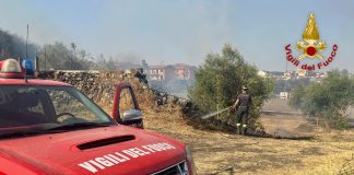 Decine di incendi di sterpaglie e di vegetazione nella provincia di Catania