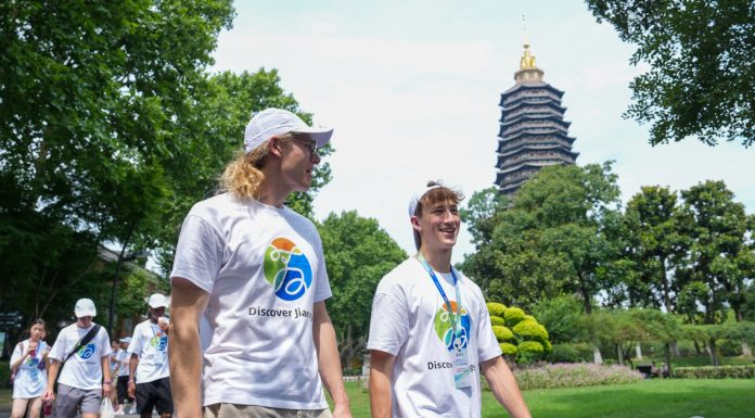 Cina: giovani cinesi e statunitensi partecipano a camp di musica e cultura (3)