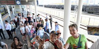 Cina: in prova treno turistico Suifenhe-Vladivostok (3)
