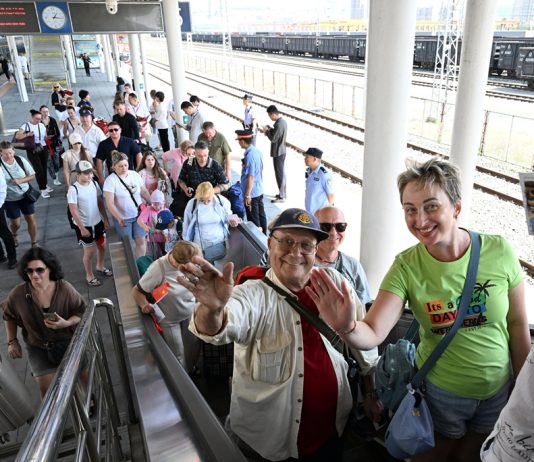 Cina: in prova treno turistico Suifenhe-Vladivostok (3)