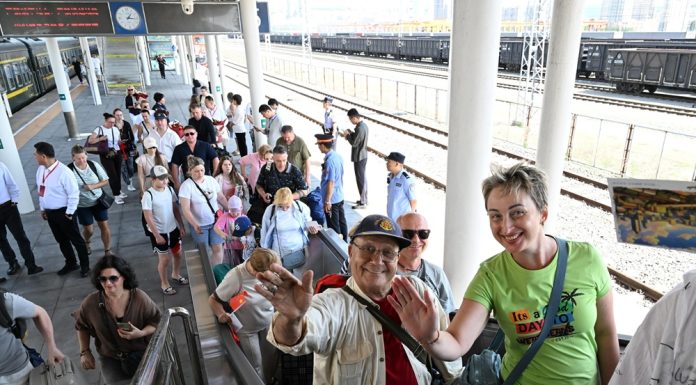 Cina: in prova treno turistico Suifenhe-Vladivostok (3)