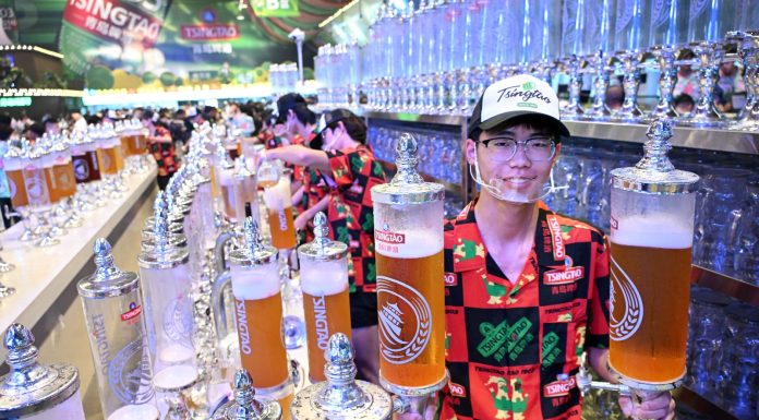 Cina: a Qingdao via al 36esimo Festival internazionale della birra (3)