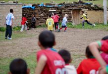 Cina: sogni calcistici per bambini dello Xizang, a 4.700 metri di altitudine (2)