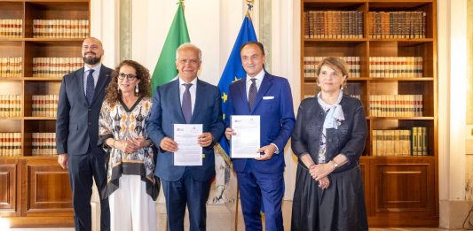 Accordo tra Piantedosi e i sindacati della Polizia: 159 milioni per valorizzare le funzioni