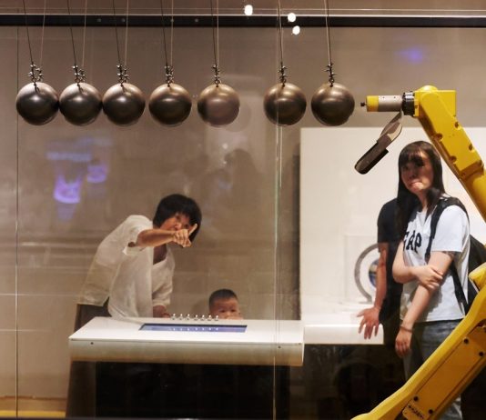 Cina: studenti alla scoperta della scienza nel museo del Liaoning (3)