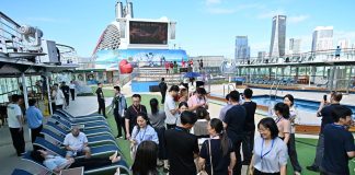 Cina: Qingdao, tour in crociera per il Festival internazionale della birra (1)