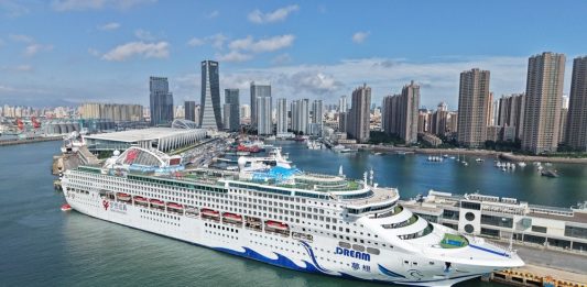Cina: Qingdao, tour in crociera per il Festival internazionale della birra (2)