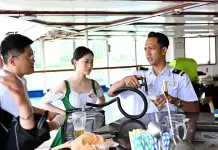 Cina: Qingdao, tour in crociera per il Festival internazionale della birra (3)
