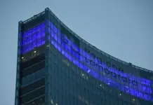 Regione Lombardia illumina di blu Palazzo Pirelli per promuovere la cultura della salute neurologica